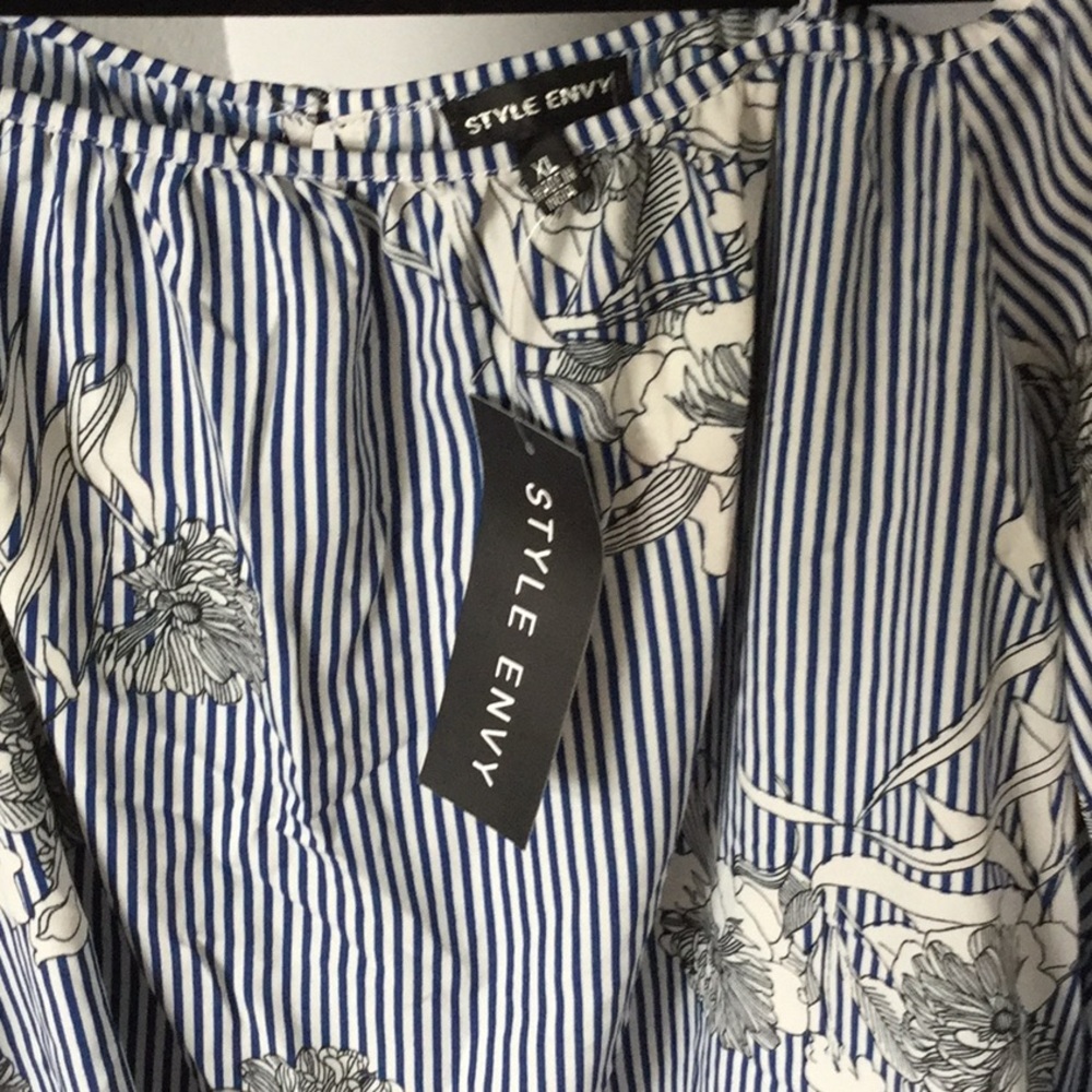 Blouse - Picture 2 of 2